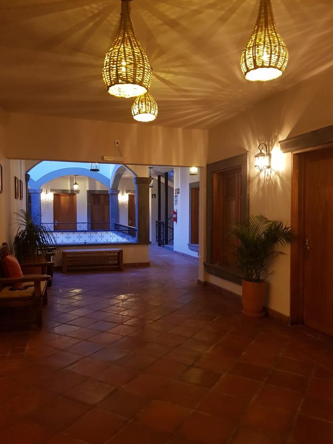 Puerta San Pedro Hotel Tlaquepaque Buitenkant foto